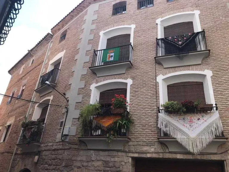 Els mantons ‘prenen’ Fraga en una Faldeta virtual