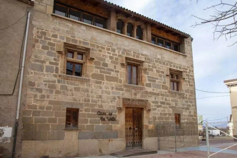 Tornabous limita l’aforament i l’accés de les piscines d’estiu