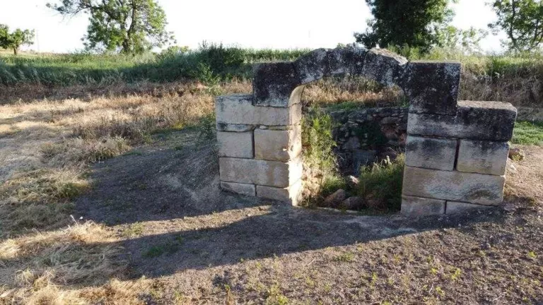Torregrossa restaurarà una antiga caseta del Canal i crearà una via verda