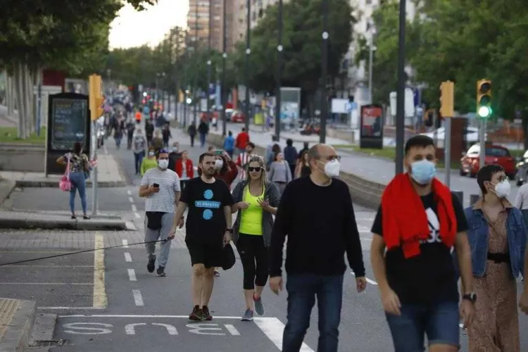 Els municipis d'entre 5.000 i 10.000 habitants, també sense franges horàries
