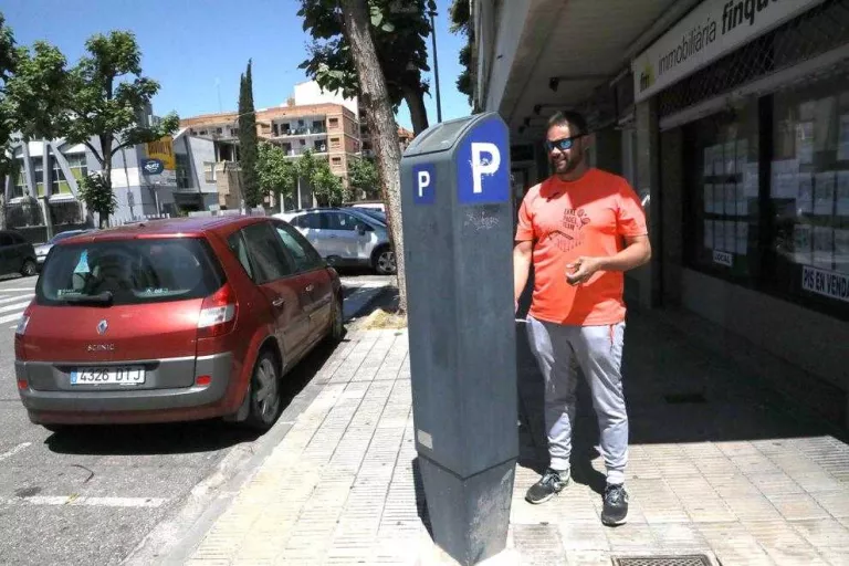 Aparcar a la zona blava torna a ser de pagament