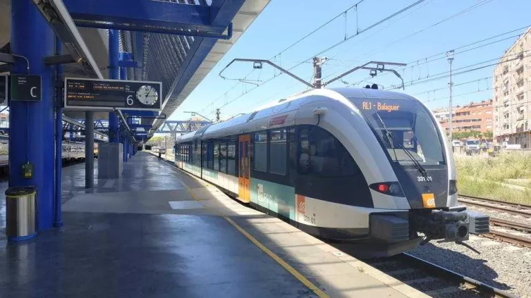 Aixequen restriccions al tren de la Pobla i en línies d'autocars