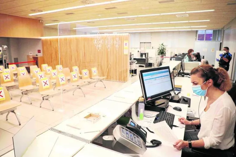 Les oficines municipals de Lleida tornen a l'activitat