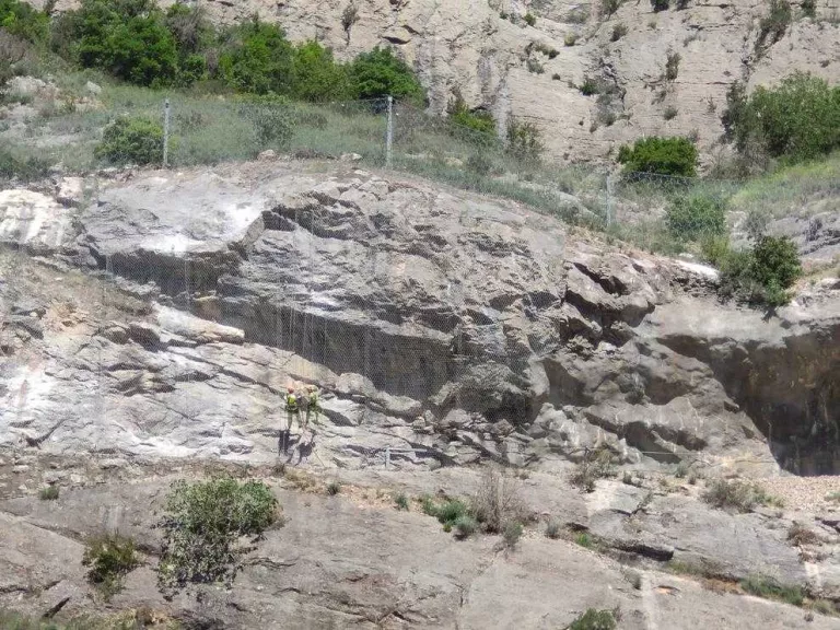 Ferrocarrils reforça quatre túnels de la línia de la Pobla