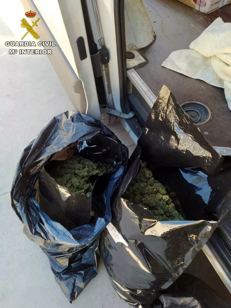 Arrestat un veí de Puigverd de Lleida per transportar 29 quilos de marihuana