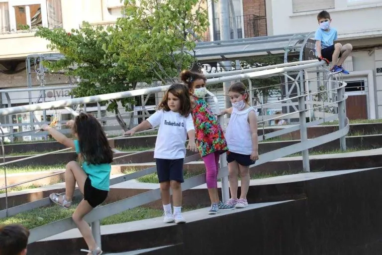 Els infants contagien menys el virus del que es pensava
