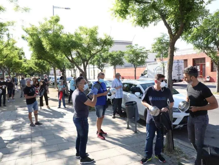 La protesta es va fer ahir davant les portes de la presó.
