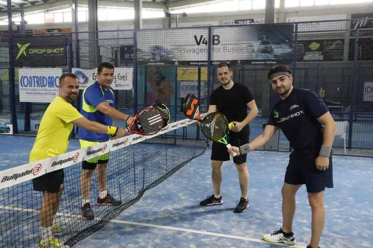Frenada al pàdel 'indoor'