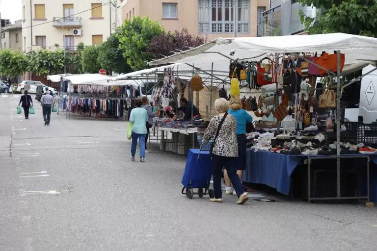 El mercat setmanal de Tremp recupera totes les parades