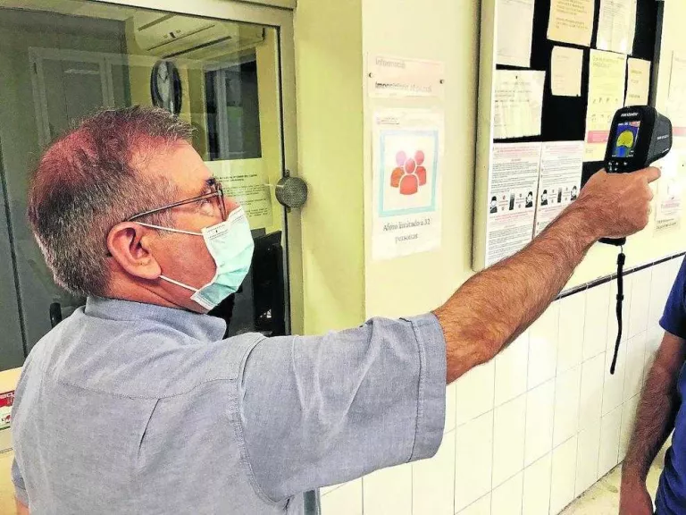 Càmeres i pistoles tèrmiques per a l'accés de les visites a la presó