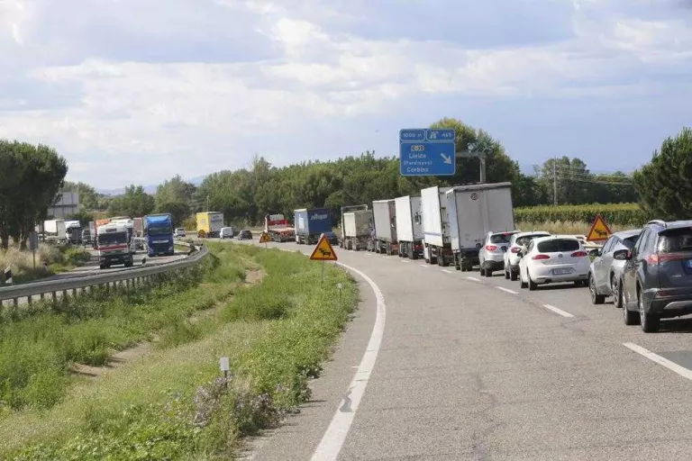 Cues a l'A-2 per les obres per refer el ferm