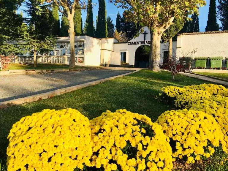 Un municipi de Lleida habilita un espai al cementiri per a sepelis musulmans