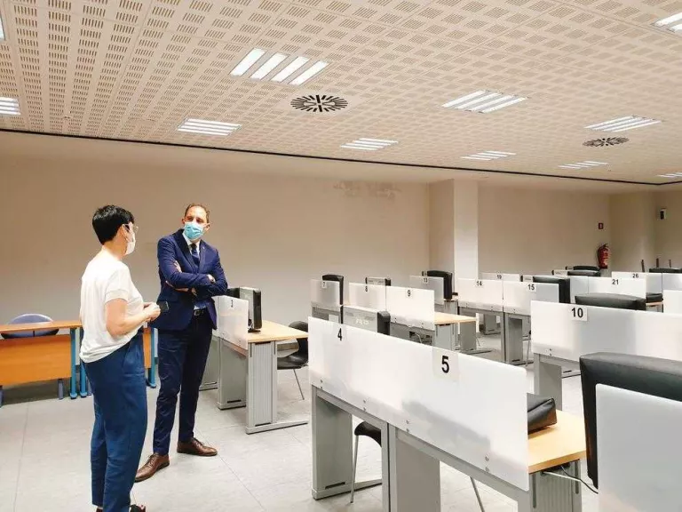 El subdelegat, José Crespín, va visitar la prefectura de Trànsit.