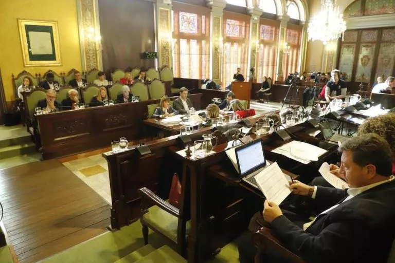 El PSC s'afegeix al PP i planta el congrés de la Lleida postcoronavirus