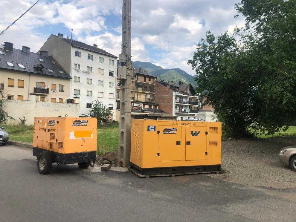 Un grup electrogen a la piscina d'Esterri d'Àneu