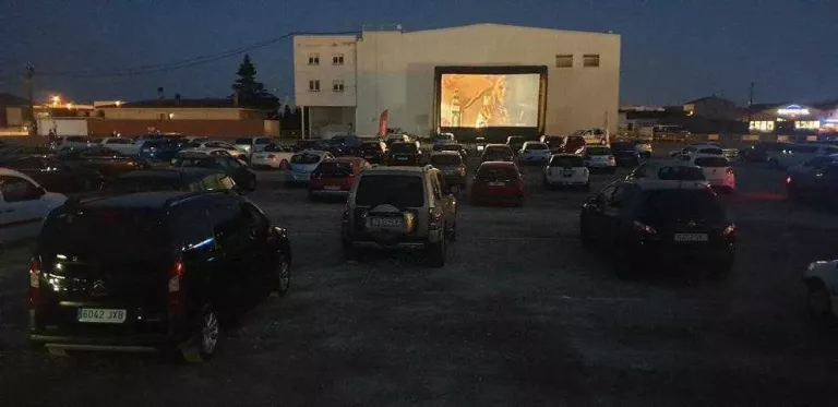 L'autocine de Golmés finalitza les projeccions i Tàrrega li pren el relleu