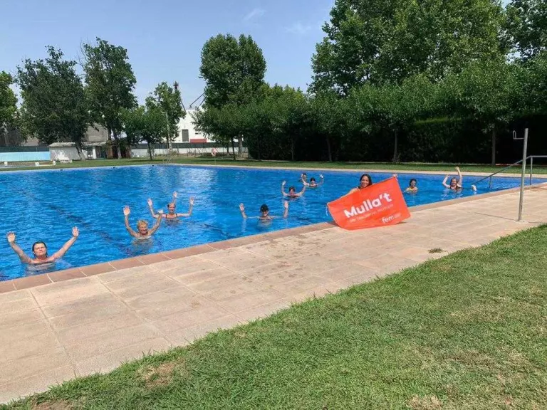Cinquanta piscines de Lleida recaptaran fons per a l'esclerosi amb el Mulla't