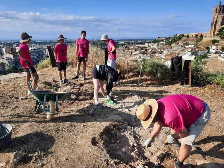 Balaguer recupera restes de la muralla construïdes durant la guerra