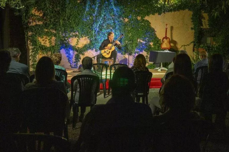El guitarrista lleidatà Miquel Hortigüela obre els concerts a Cal Prim de Verdú