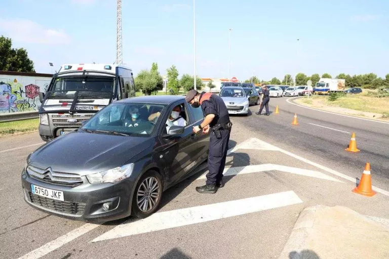 Els Mossos mantenen els controls en vint-i-cinc punts d'accés al Segrià