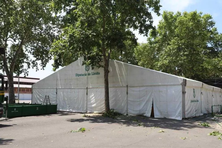 Carpa per confinar temporers i sensesostre