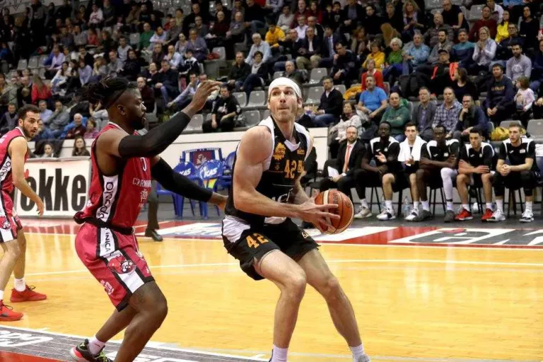 Aranzana renova i Eric Stutz rescindeix amb el Força Lleida