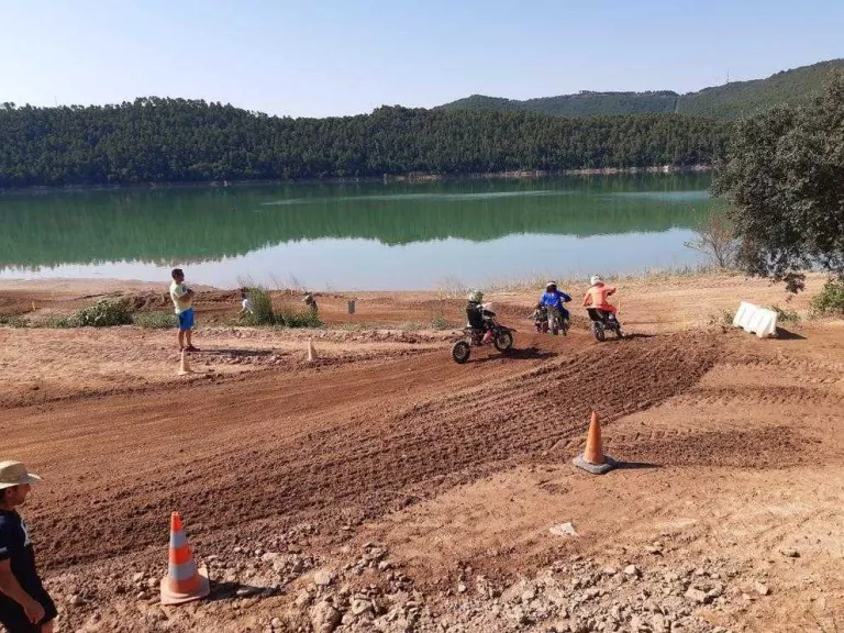 La Clua reuneix gairebé 50 pilots per entrenar-se
