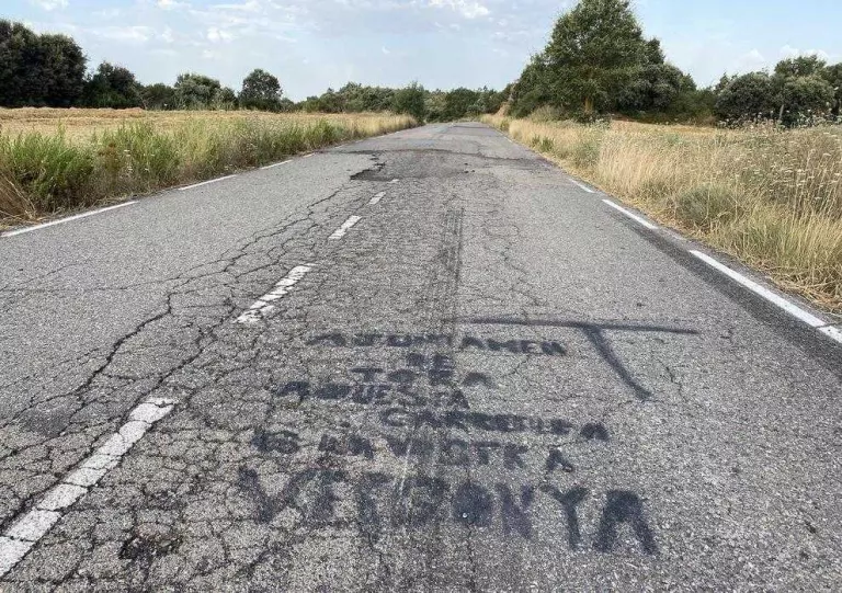 Insten a reparar una carretera entre la Segarra i el Solsonès