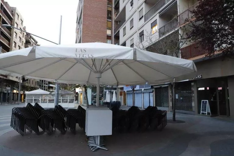 La Paeria facilitarà als bars sense terrassa que puguin instal·lar-les