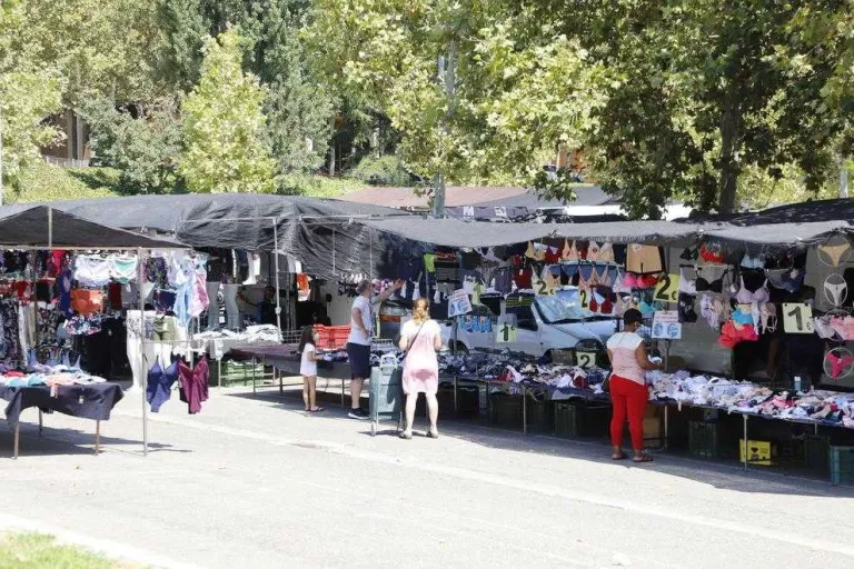 La patronal Pimec demana poder obrir les botigues sense restricció d'aforament