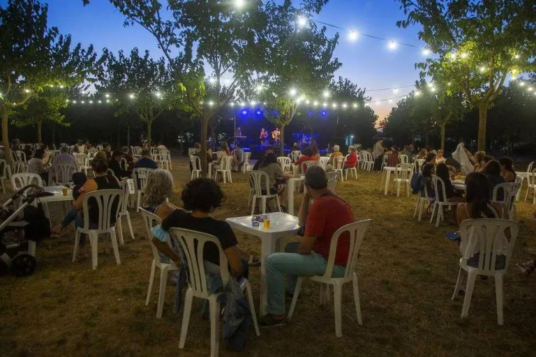 Música i productes km 0, al càmping de Tàrrega