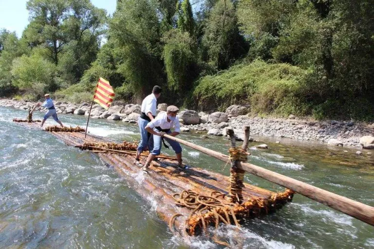 Els rais solquen de nou el riu Segre