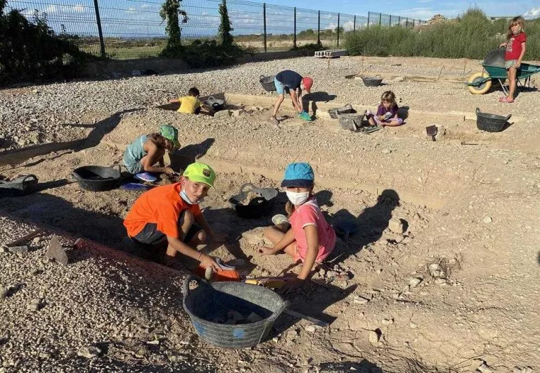 Petits arqueòlegs a Guissona