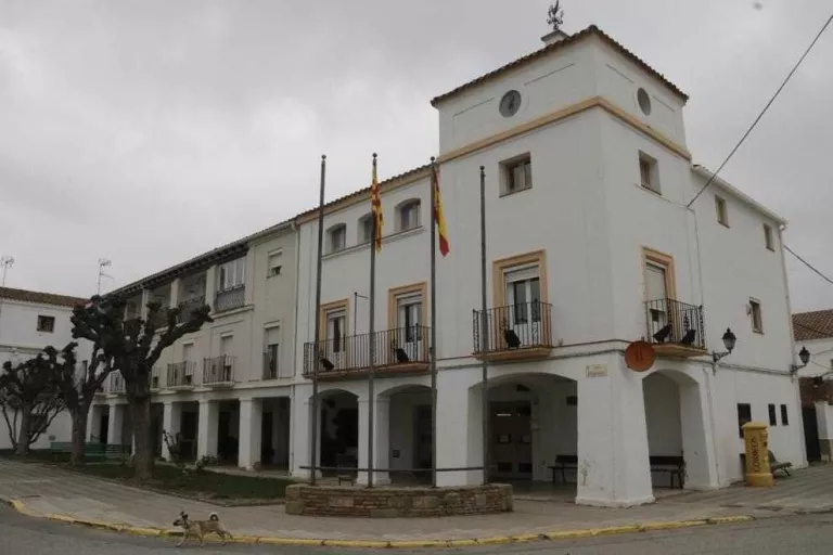 Una línia de bus escolar del Segrià porta 2 anys en litigi
