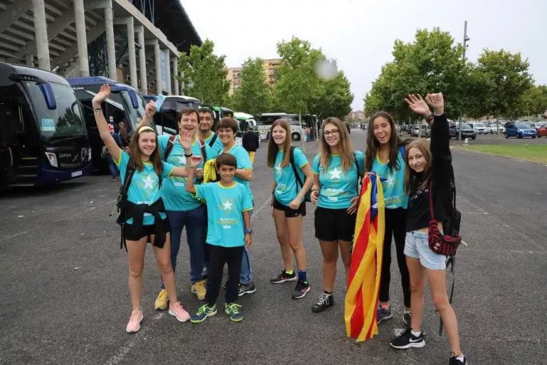 Marxa amb vehicles de l'ANC per la Diada a Lleida ciutat