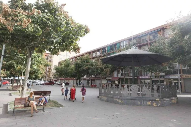 Els veïns demanen més seguretat i rehabilitar la plaça de Cappont