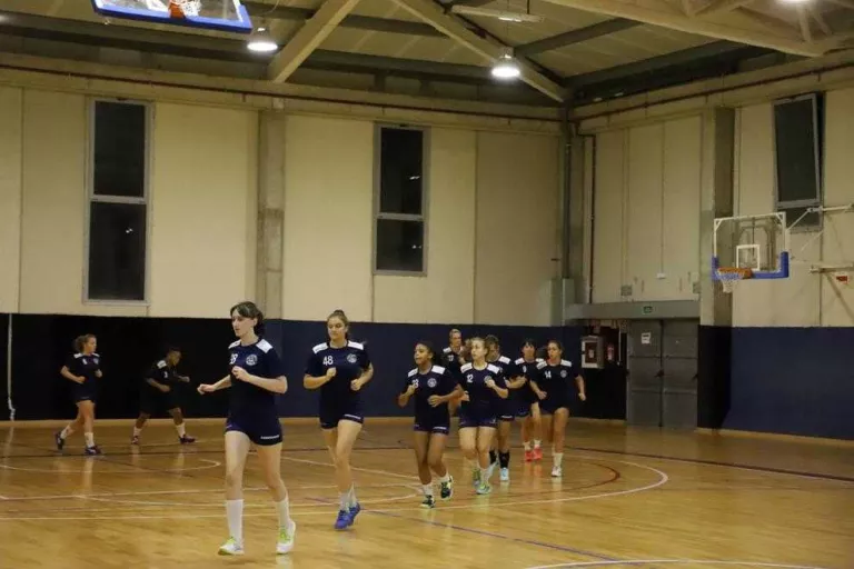L’equip que dirigeix Vujasinovic va entrenar-se ahir per primer cop a l’Agnès Gregori a les deu de la nit.