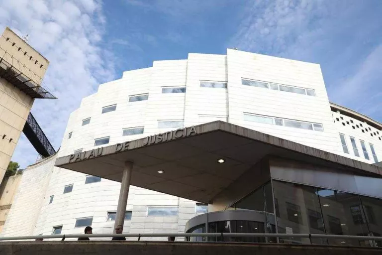 El professor va declarar ahir com a imputat als jutjats de Lleida.