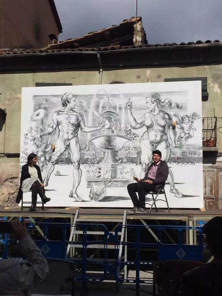 L’artista barceloní Marcel Rubio va crear en directe un mural a la plaça del Mercadal del Pont de Suert.