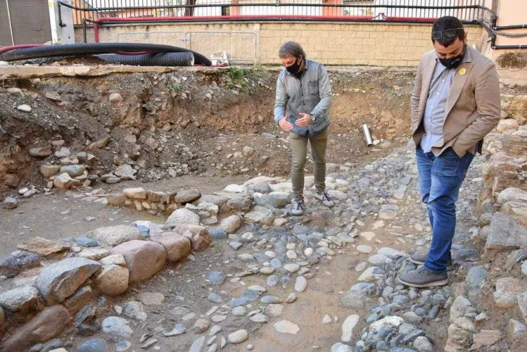 Obres al centre de la Seu destapen restes d'un barri del segle XIII