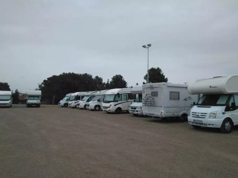 Les Borges renova els serveis del pàrquing d'autocaravanes