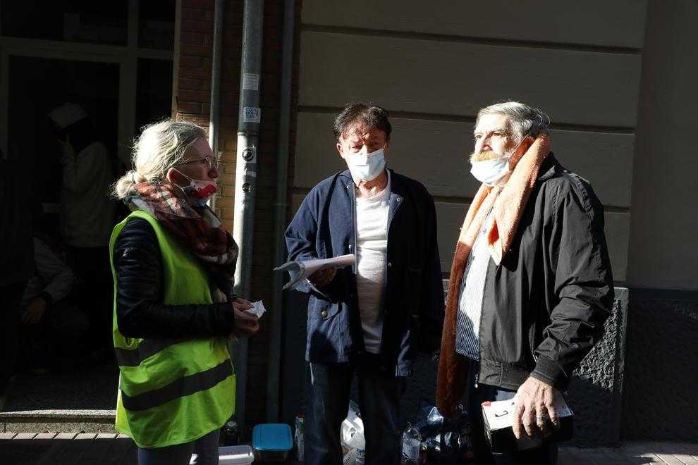 ⏯️ Aldarulls i una dona detinguda durant el desnonament de tres persones a Lleida