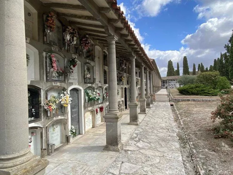 Cervera amplia el cementiri, ple al 90% de la capacitat