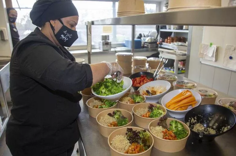 El Gat de Tàrrega proposa menjar “sa” per emportar