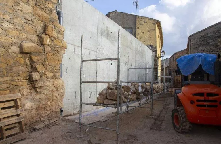 Els Omells repara desperfectes del Glòria deu mesos després
