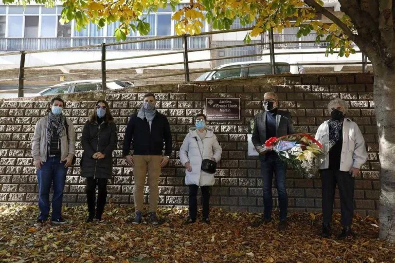 Ofrena floral del PSC en memòria d'Ernest Lluch