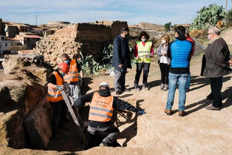 Els experts afirmen que la troballa d'Aitona correspon a un vas sepulcral