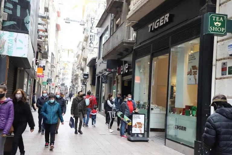 Lleida canvia l'obertura de botigues de demà a dimarts