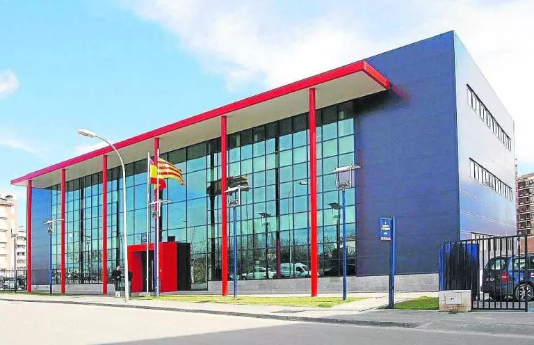 Agredeix amb una pedra un home per robar un mòbil a Lleida