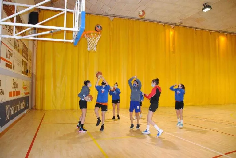 Els clubs veuen difícil que es reprenguin les lligues